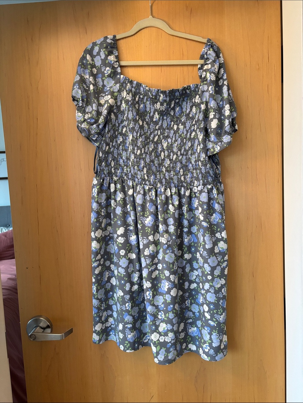 LOFT Women Blue and Green Floral Smocked Dress - Picture 3 of 4